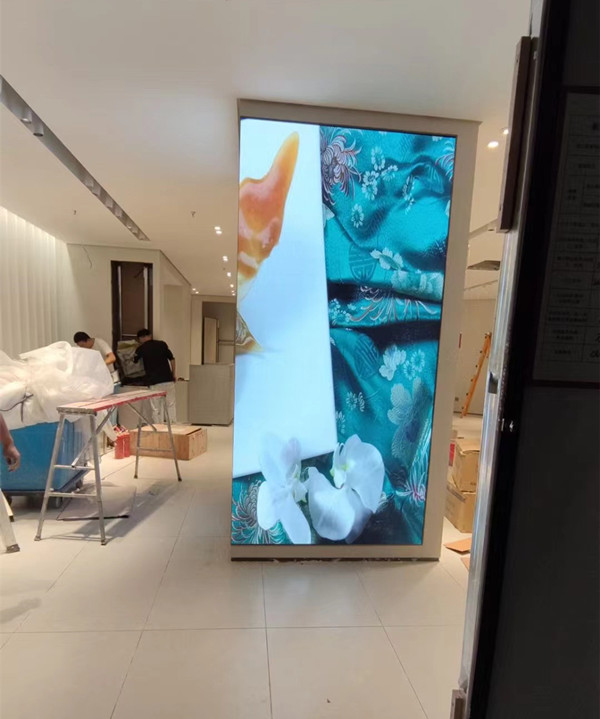 花溪商场门店转角LED显示屏